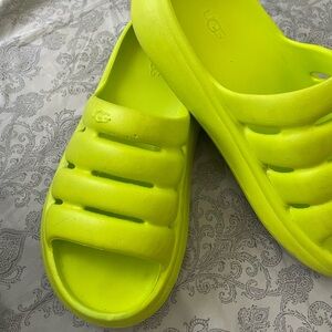 Ugg sandles
